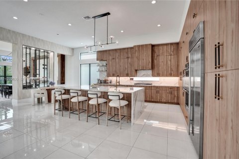 House in Boca Raton, Florida 7 bedrooms, 537.16 sq.m. № 2068930 - photo 15