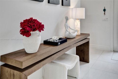 House in Boca Raton, Florida 7 bedrooms, 537.16 sq.m. № 2068930 - photo 5