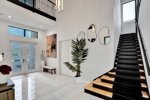 House in Boca Raton, Florida 7 bedrooms, 537.16 sq.m. № 2068930 - photo 6