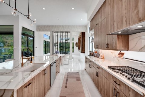 House in Boca Raton, Florida 7 bedrooms, 537.16 sq.m. № 2068930 - photo 18