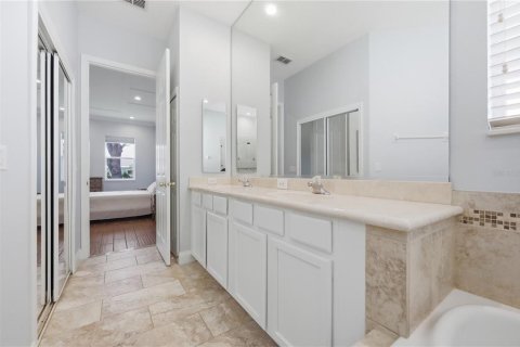 House in Windermere, Florida 4 bedrooms, 234.21 sq.m. № 2216566 - photo 26