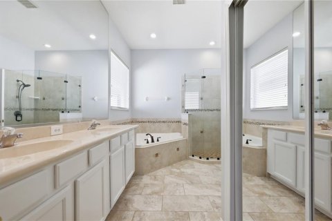 House in Windermere, Florida 4 bedrooms, 234.21 sq.m. № 2216566 - photo 25