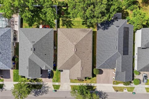 House in Windermere, Florida 4 bedrooms, 234.21 sq.m. № 2216566 - photo 3