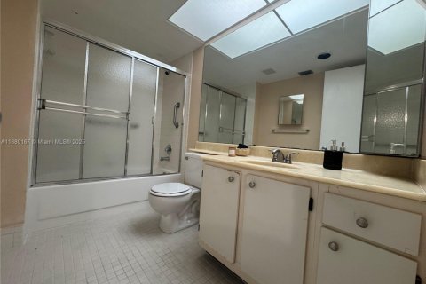 Condominio en alquiler en Pembroke Pines, Florida, 1 dormitorio, 97.08 m2 № 1928488 - foto 5