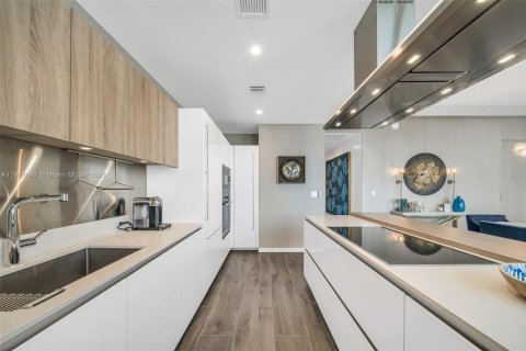 Купить кондоминиум в Майами, Флорида 3 спальни, 167.22м2, № 1967367 - фото 25