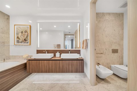 Купить кондоминиум в Майами, Флорида 3 спальни, 167.22м2, № 1967367 - фото 28