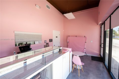 Купить коммерческую недвижимость в Майами, Флорида № 2025587 - фото 6