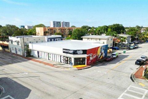 Купить коммерческую недвижимость в Майами, Флорида № 2025587 - фото 1