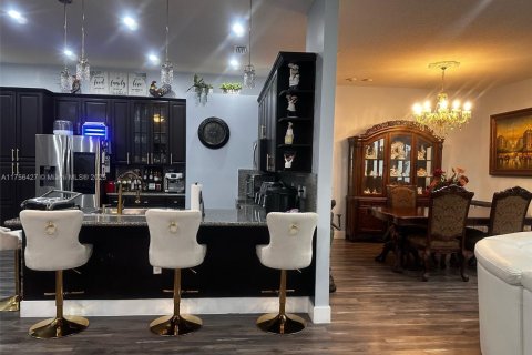 Villa ou maison à vendre à Homestead, Floride: 4 chambres, 195 m2 № 1985454 - photo 11