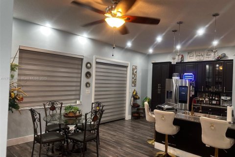 Villa ou maison à vendre à Homestead, Floride: 4 chambres, 195 m2 № 1985454 - photo 15