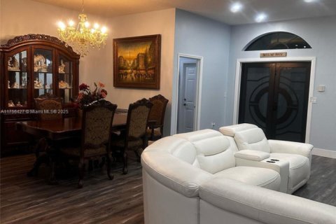 Villa ou maison à vendre à Homestead, Floride: 4 chambres, 195 m2 № 1985454 - photo 5