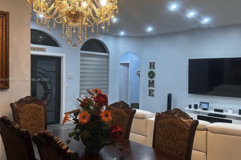 Villa ou maison à vendre à Homestead, Floride: 4 chambres, 195 m2 № 1985454 - photo 8