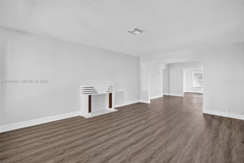 Casa en venta en Miami, Florida, 4 dormitorios, 181.16 m2 № 2168537 - foto 6