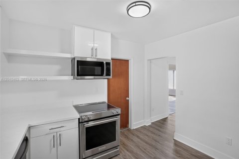 Casa en venta en Miami, Florida, 4 dormitorios, 181.16 m2 № 2168537 - foto 15