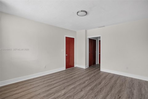 Casa en venta en Miami, Florida, 4 dormitorios, 181.16 m2 № 2168537 - foto 25
