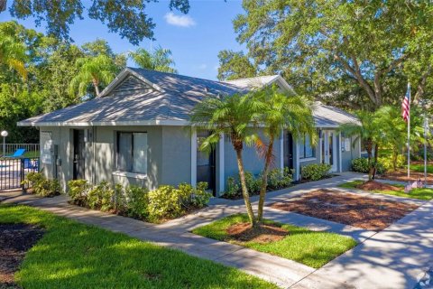 Condo in Largo, Florida, 2 bedrooms  № 2104076