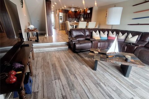Condo in Tierra Verde, Florida, 2 bedrooms  № 1821381 - photo 25