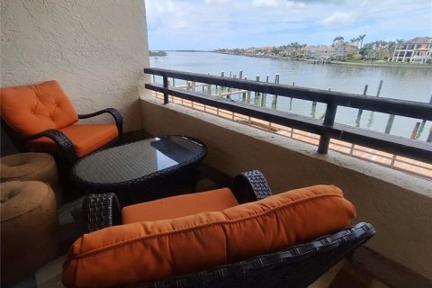 Condo in Tierra Verde, Florida, 2 bedrooms  № 1821381 - photo 4