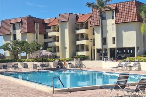 Condo in Tierra Verde, Florida, 2 bedrooms  № 1821381 - photo 14
