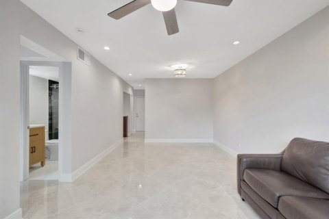 Condominio en alquiler en Fort Lauderdale, Florida, 2 dormitorios, 78.97 m2 № 2077784 - foto 6