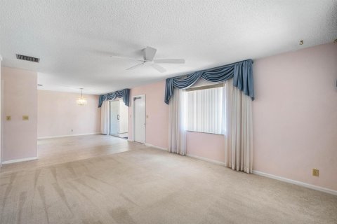 Condo in Boynton Beach, Florida, 2 bedrooms  № 2175960 - photo 9