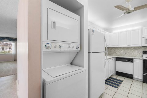 Condo in Boynton Beach, Florida, 2 bedrooms  № 2175960 - photo 15