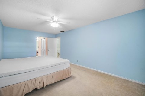 Condo in Boynton Beach, Florida, 2 bedrooms  № 2175960 - photo 24