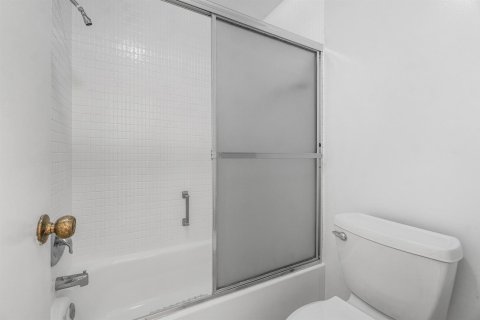 Condo in Boynton Beach, Florida, 2 bedrooms  № 2175960 - photo 28