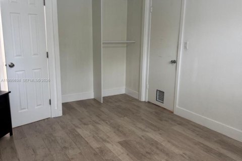 Villa ou maison à louer à Pembroke Pines, Floride: 3 chambres, 108.7 m2 № 2064094 - photo 13