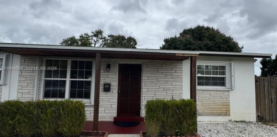 Villa ou maison à Pembroke Pines, Floride 3 chambres, 108.7 m2 № 2064094