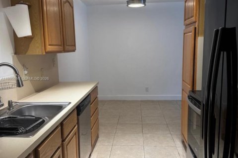 Villa ou maison à louer à Pembroke Pines, Floride: 3 chambres, 108.7 m2 № 2064094 - photo 8