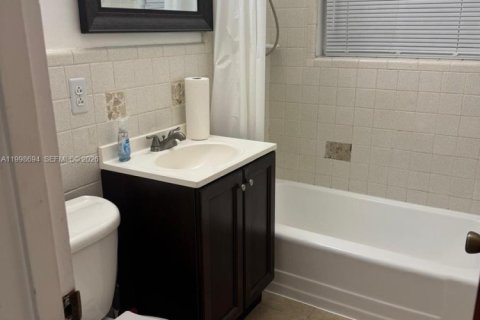Villa ou maison à louer à Pembroke Pines, Floride: 3 chambres, 108.7 m2 № 2064094 - photo 14