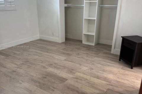 Villa ou maison à louer à Pembroke Pines, Floride: 3 chambres, 108.7 m2 № 2064094 - photo 12