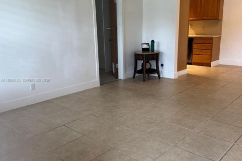 Villa ou maison à louer à Pembroke Pines, Floride: 3 chambres, 108.7 m2 № 2064094 - photo 5