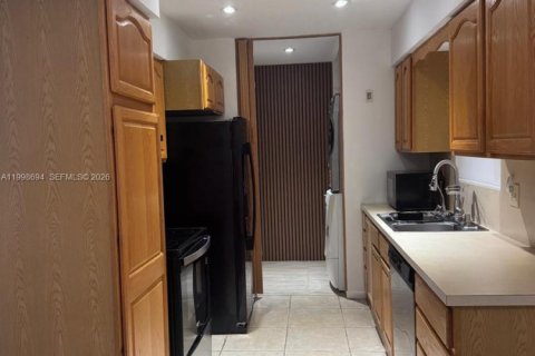 Villa ou maison à louer à Pembroke Pines, Floride: 3 chambres, 108.7 m2 № 2064094 - photo 7