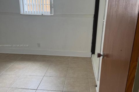 Villa ou maison à louer à Pembroke Pines, Floride: 3 chambres, 108.7 m2 № 2064094 - photo 10