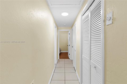 Casa en venta en Pompano Beach, Florida, 3 dormitorios, 144.93 m2 № 1977135 - foto 28