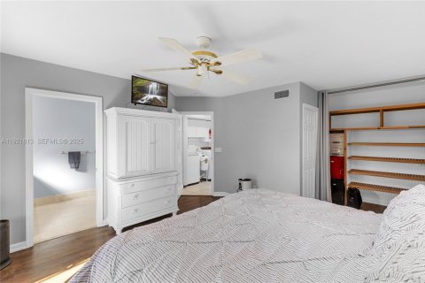 Casa en venta en Pompano Beach, Florida, 3 dormitorios, 144.93 m2 № 1977135 - foto 17