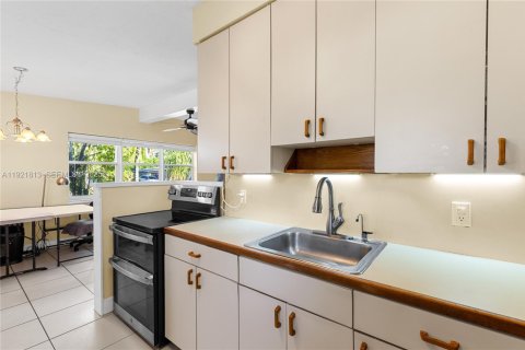 Casa en venta en Pompano Beach, Florida, 3 dormitorios, 144.93 m2 № 1977135 - foto 12