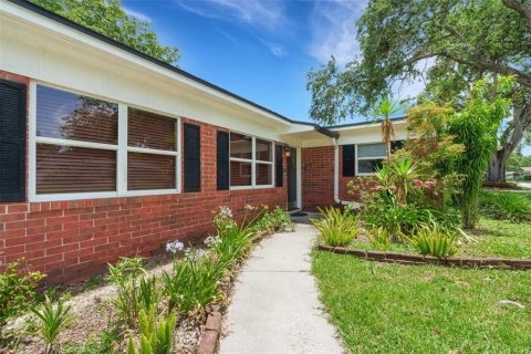 House in Lakeland, Florida 3 bedrooms, 153.38 sq.m. № 1782226 - photo 1