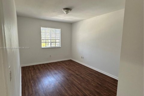 Townhouse in Riviera Beach, Florida 3 bedrooms, 151.15 sq.m. № 1841242 - photo 4