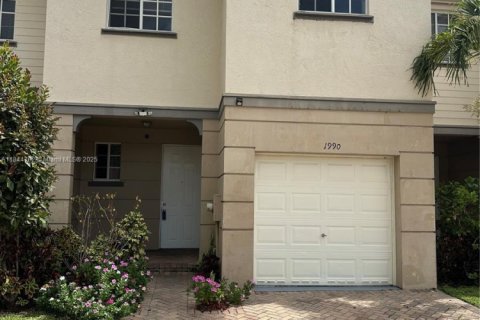 Townhouse in Riviera Beach, Florida 3 bedrooms, 151.15 sq.m. № 1841242 - photo 1