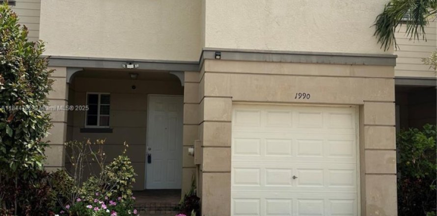 Townhouse in Riviera Beach, Florida 3 bedrooms, 151.15 sq.m. № 1841242