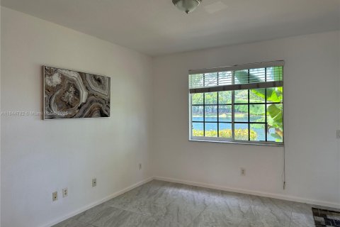 Townhouse in Riviera Beach, Florida 3 bedrooms, 151.15 sq.m. № 1841242 - photo 14