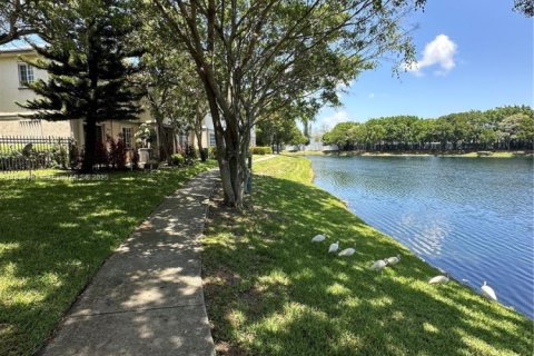 Townhouse in Riviera Beach, Florida 3 bedrooms, 151.15 sq.m. № 1841242 - photo 17