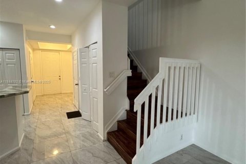 Townhouse in Riviera Beach, Florida 3 bedrooms, 151.15 sq.m. № 1841242 - photo 19