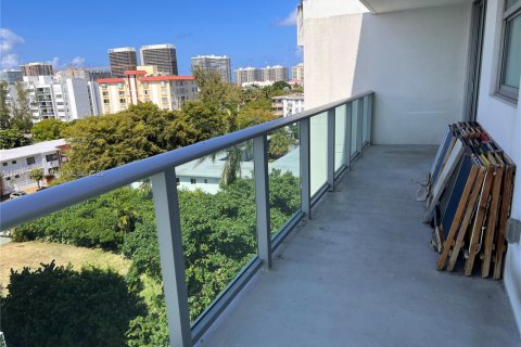 Снять в аренду кондоминиум в Бей-Харбор-Айлендс, Флорида 2 спальни, 112.88м2, № 1963920 - фото 9