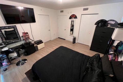 Снять в аренду кондоминиум в Бей-Харбор-Айлендс, Флорида 2 спальни, 112.88м2, № 1963920 - фото 8