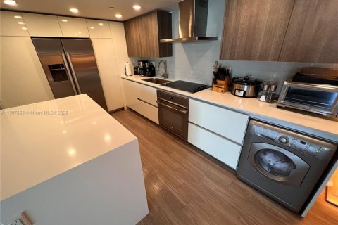 Снять в аренду кондоминиум в Бей-Харбор-Айлендс, Флорида 2 спальни, 112.88м2, № 1963920 - фото 3