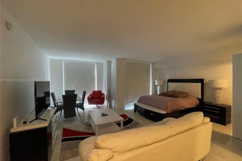 Condo in Miami, Florida  № 1964630 - photo 17